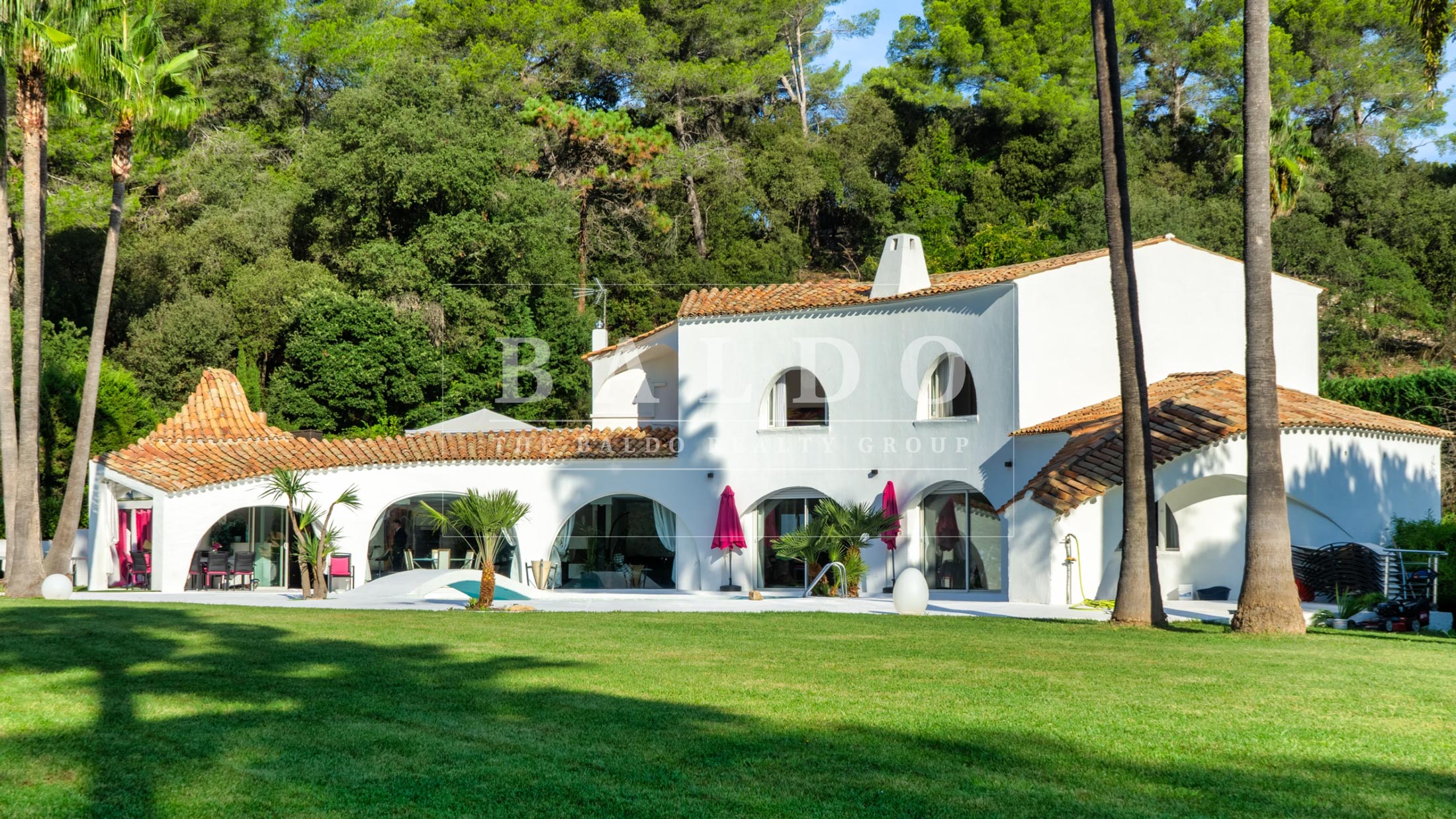 mougins_web_1