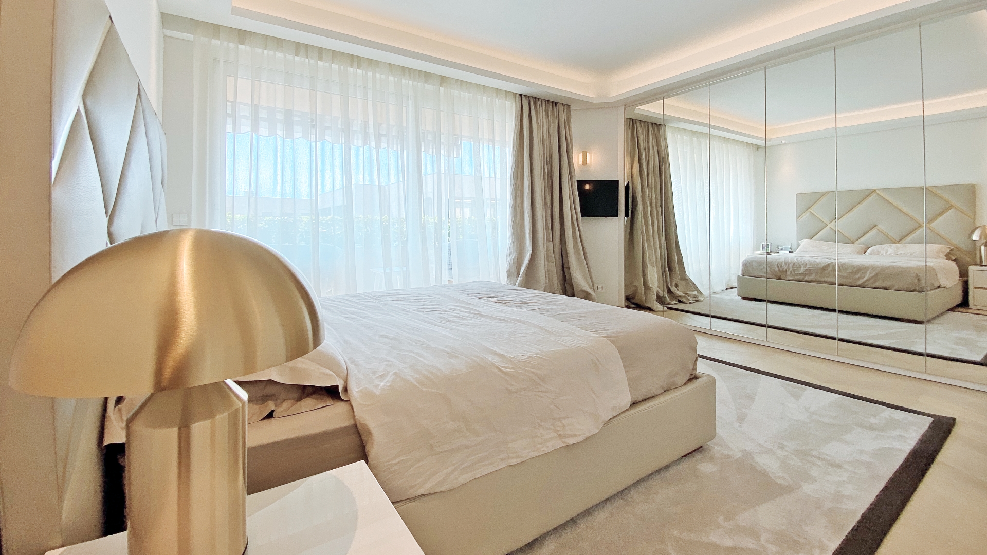 regina monaco 9 b